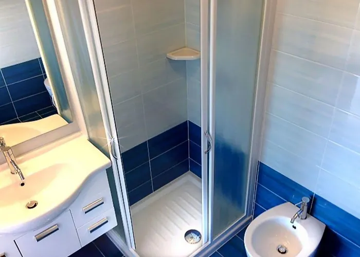 Апартаменти Sunny Retreat Near The Sea-beahost