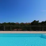 Sunny Retreat Near The Sea-beahost *