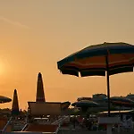 Sunny Retreat Near The Sea-beahost Appartamento *