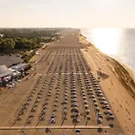 Sunny Retreat Near The Sea-beahost Apartament