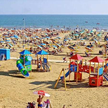 Sunny Retreat Near The Sea-beahost
